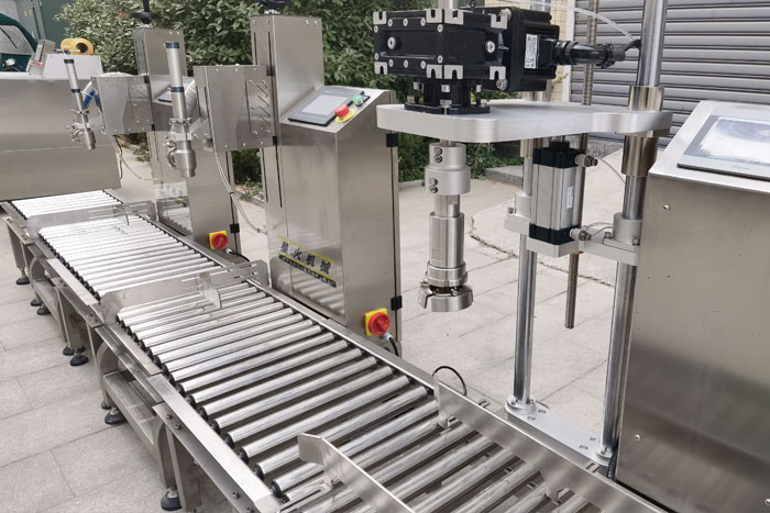 全自动桶装辣椒酱灌装机旋盖机生产线